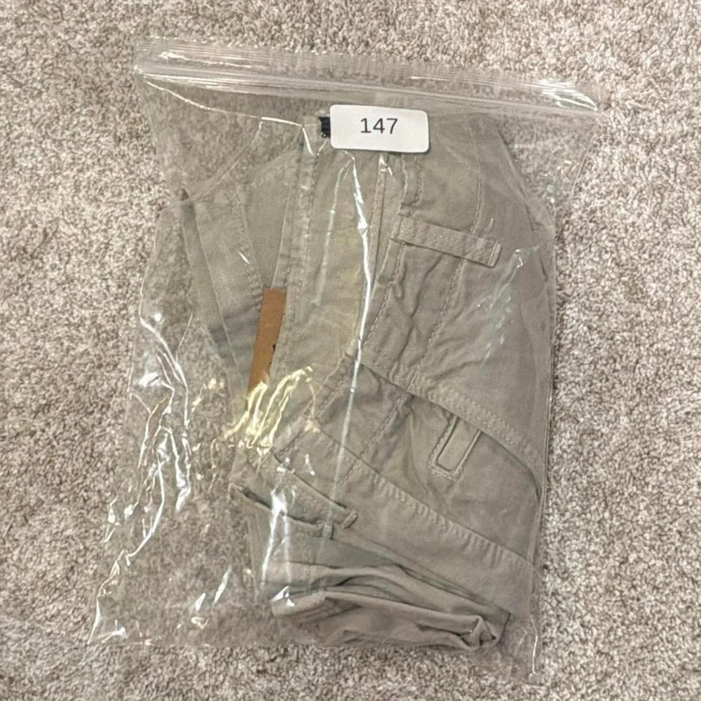 Y2K American Eagle Classic Fit Chino‎ Shorts | Khaki | Size 32